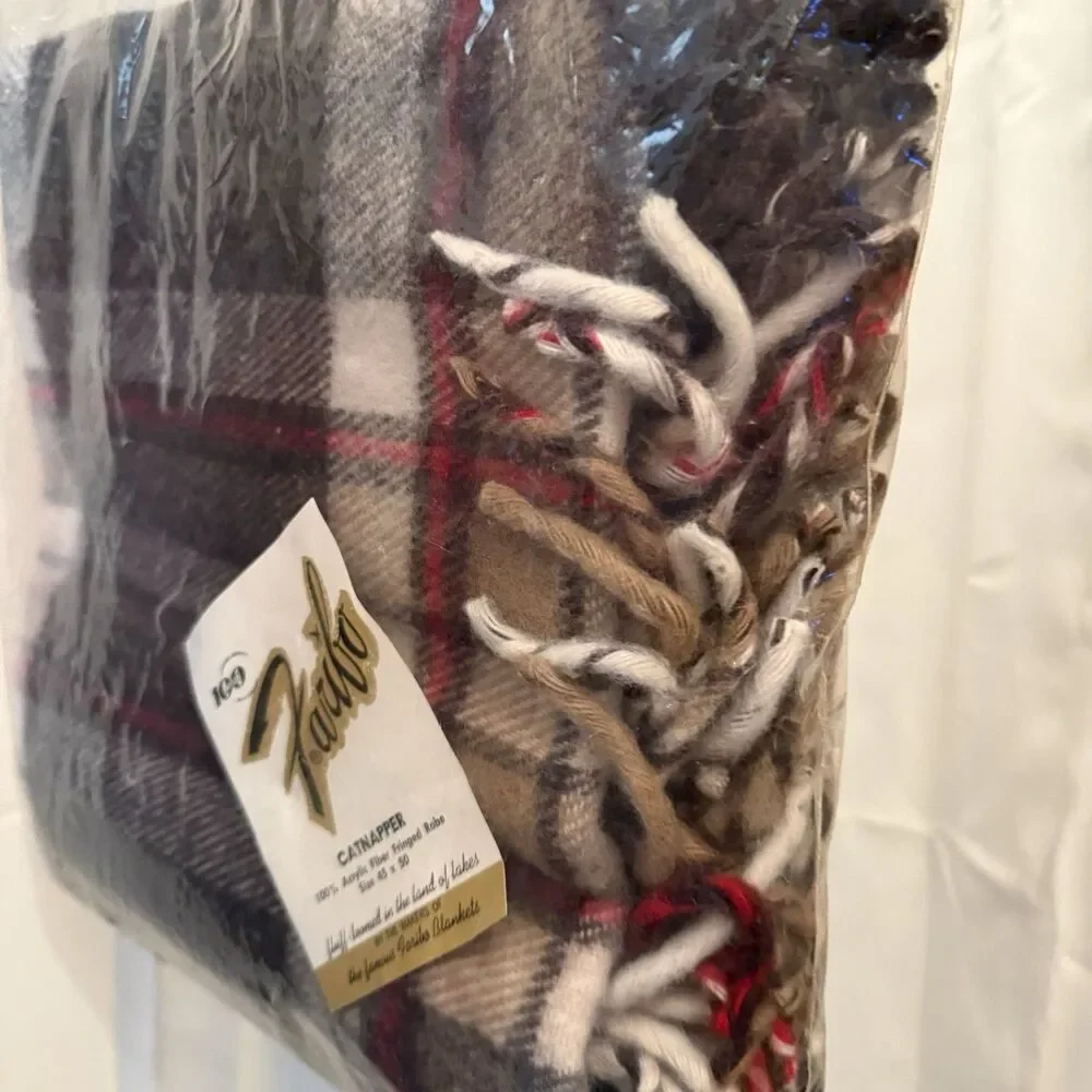 Vintage Faribo Catnapper Lap Blanket Throw Plaid Acrylic Fringe 45x50 USA